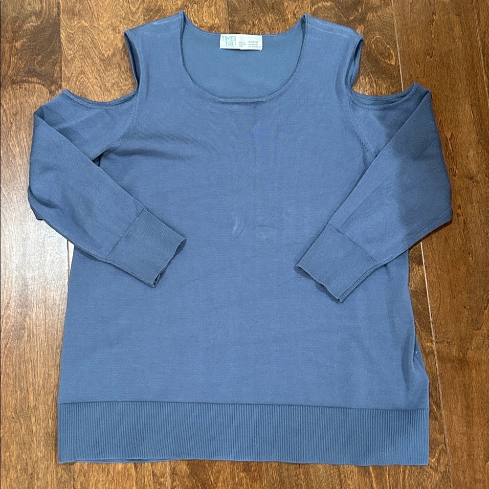 Cold Shoulder Bundle - Picture 11 of 14